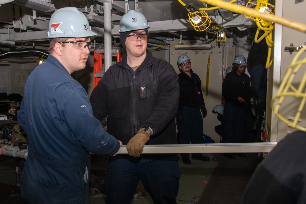 USS Ronald Reagan (CVN 76) Sailors rehabilitate berthing