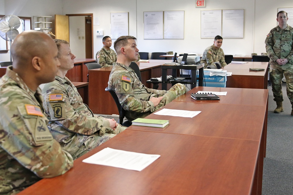 Army AG visits JBLM postal facility