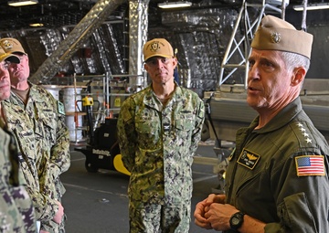 COMPACFLT Visits USS Manchester