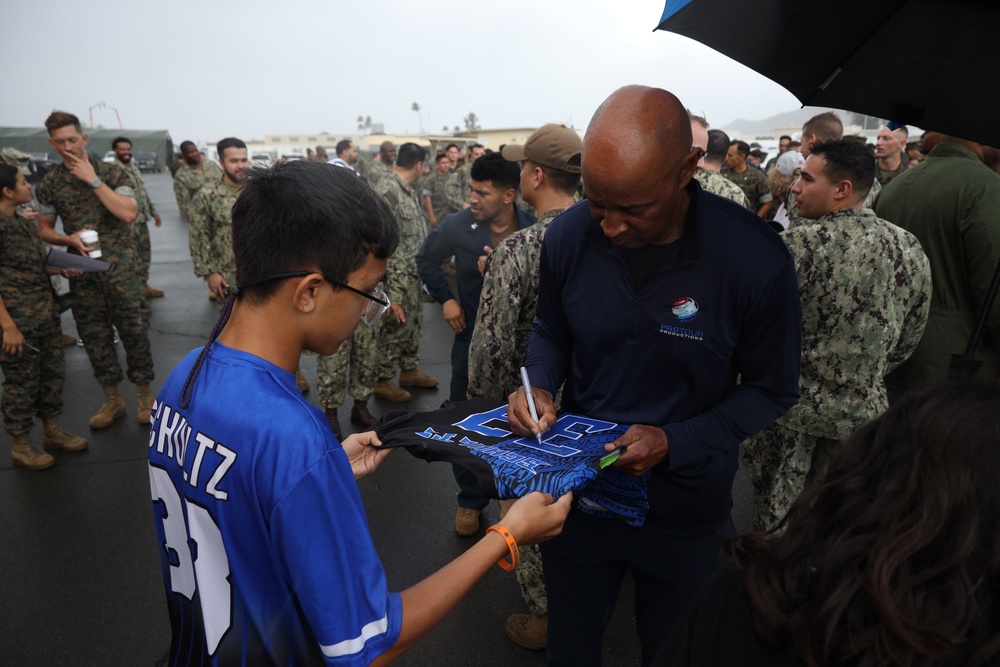 Legends and Heroes Unite: National Football League Hall of Famers and Cheerleaders join forces with Marines at MCBH