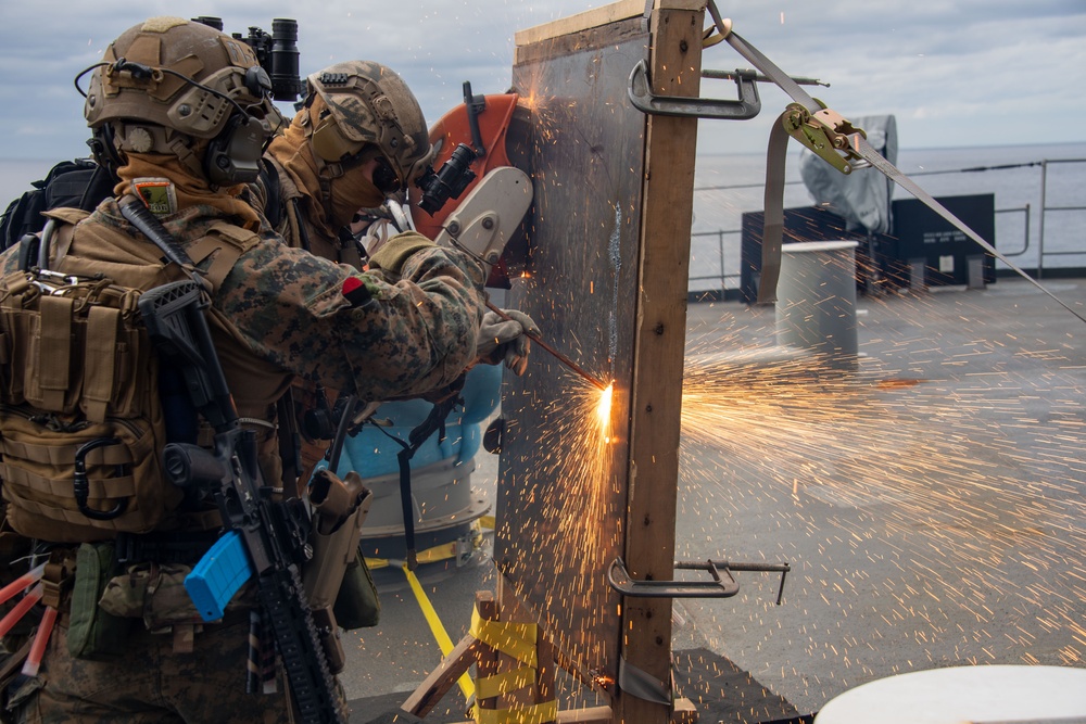 31st MEU Marines Conduct VBSS Training