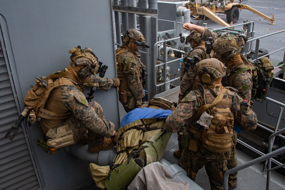 31st MEU Marines Conduct VBSS Training