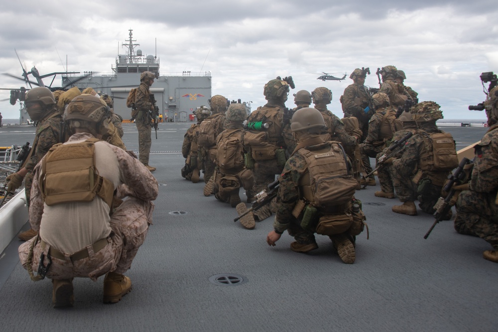 31st MEU Marines Conduct VBSS Training