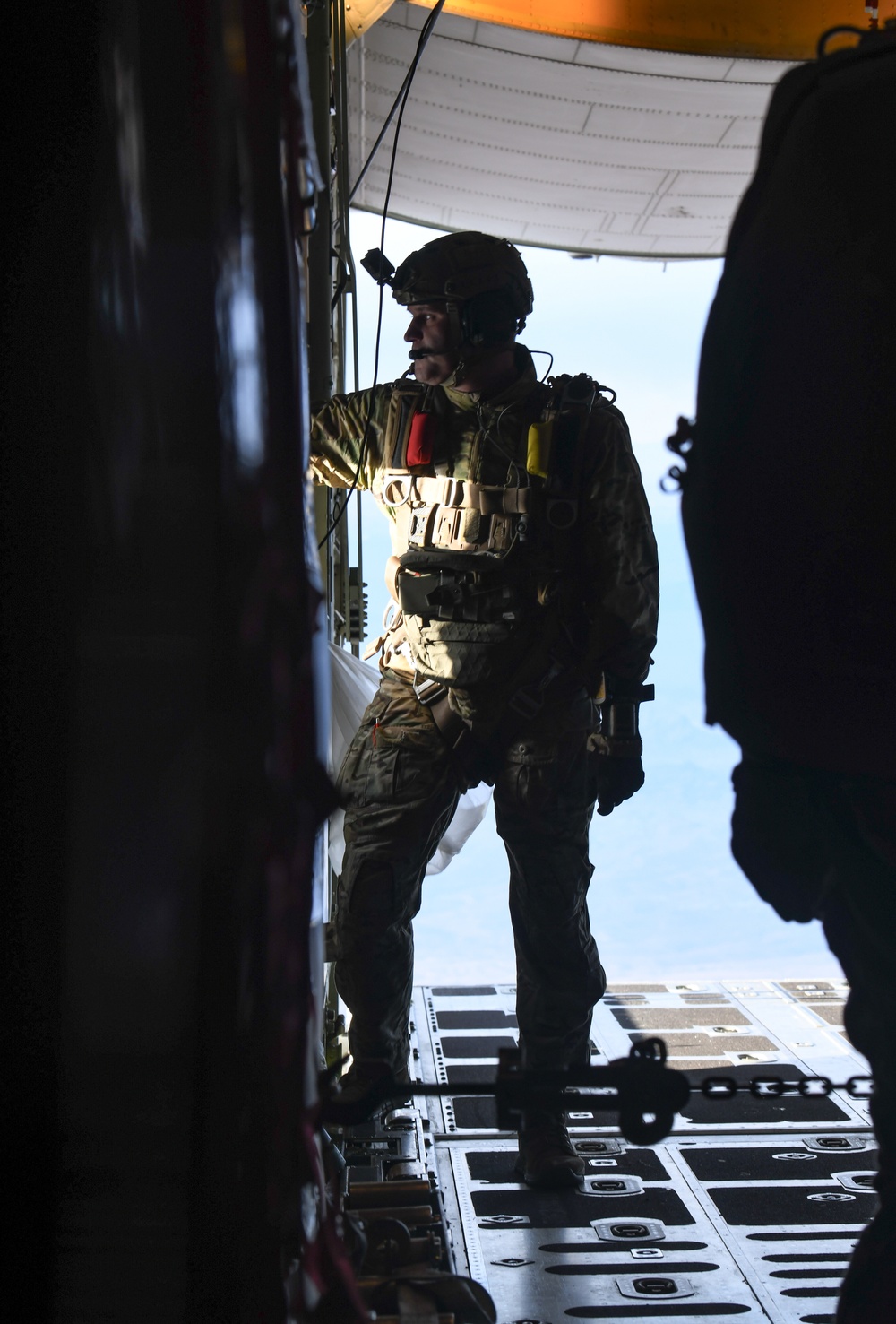 Japan-based Marines practice airdrops in Arizona