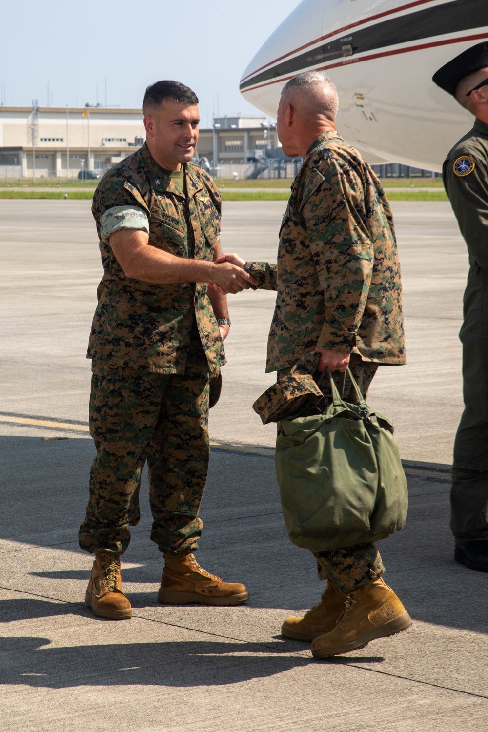 Marine Corps Commandant and Sergeant Major visit MCAS Iwakuni