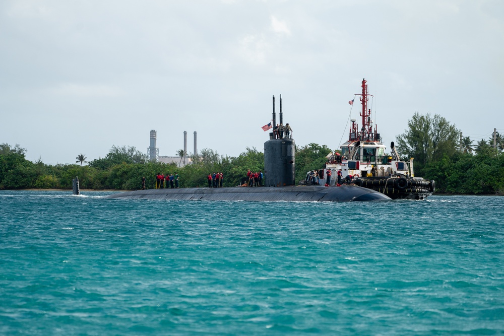 USS Jefferson City (SSN 759) returns to Naval Base Guam