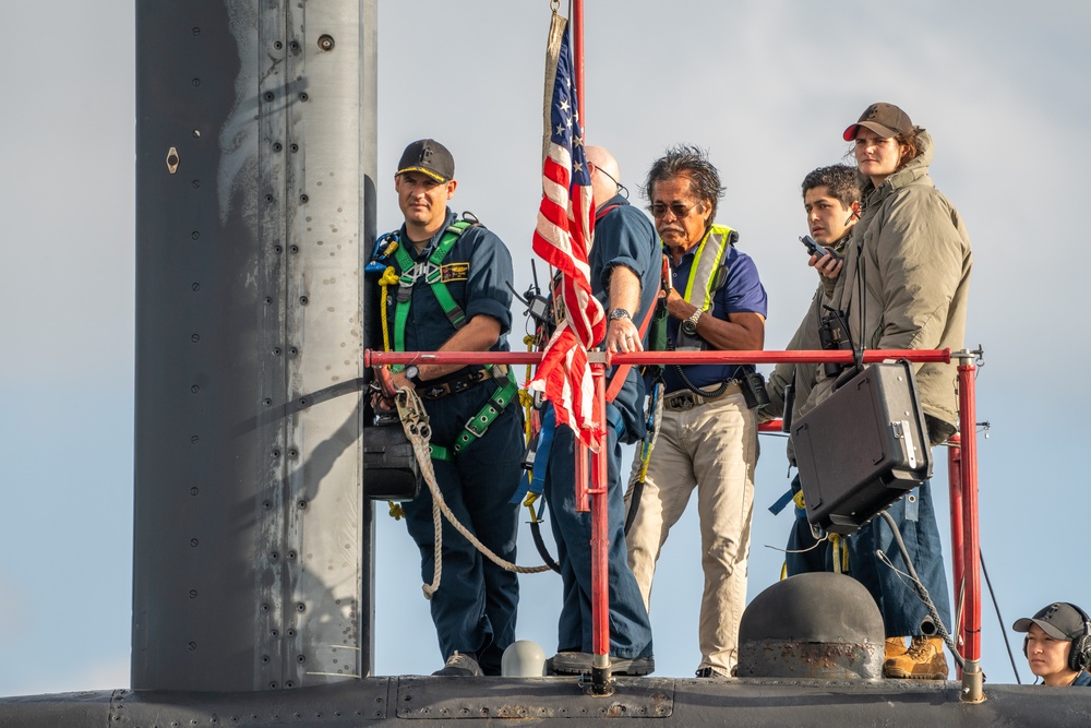 USS Jefferson City (SSN 759) returns to Naval Base Guam