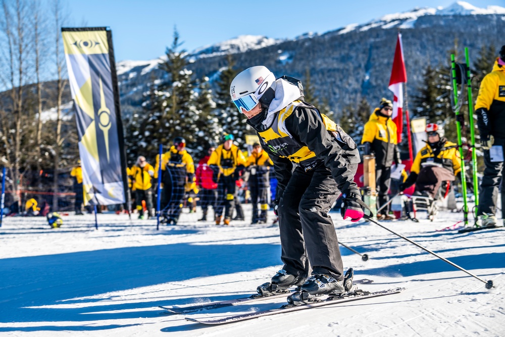 Team U.S. competes in alpine skiing, snowboarding slalom run