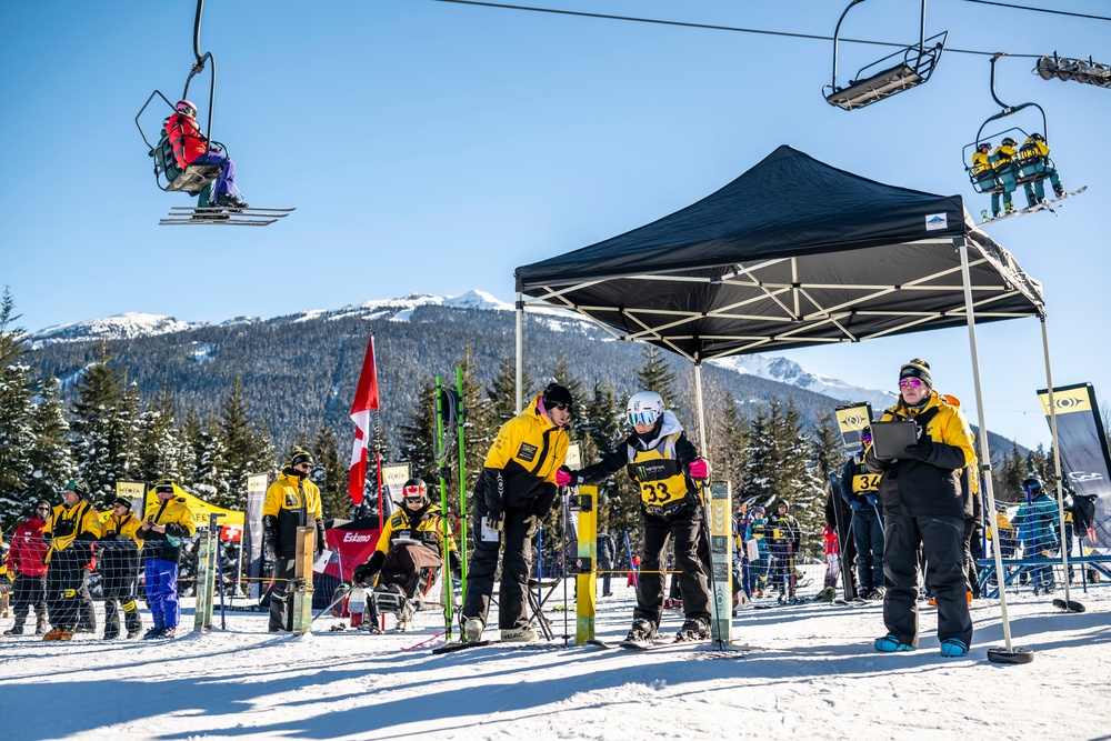 Team U.S. competes in alpine skiing, snowboarding slalom run