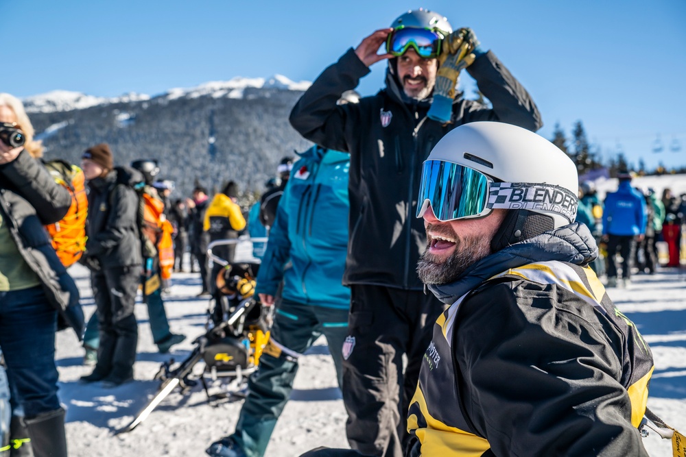 Team U.S. competes in alpine skiing, snowboarding slalom run