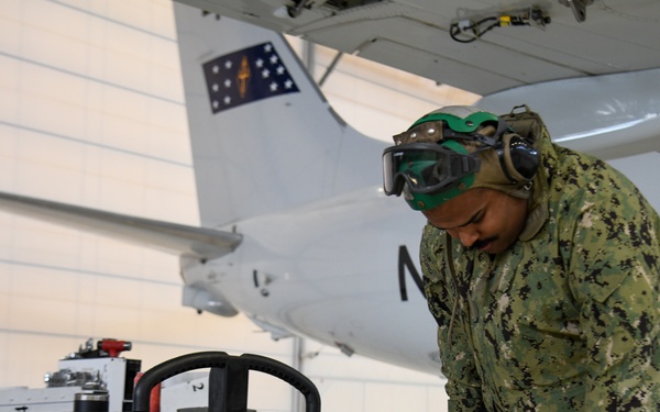 VP-26 Sailors Perform Routine Maintenance on P-8A Poseidon