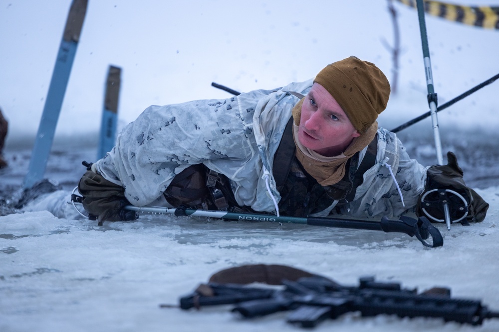 Exercise Joint Viking 25: Force Reconnaissance Company Participates in Patrol Course Winter