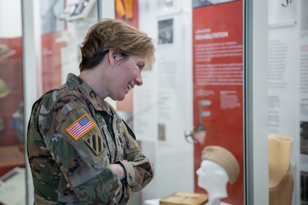 U.S. Maj. Gen. Paula Lodi Visits NMHM