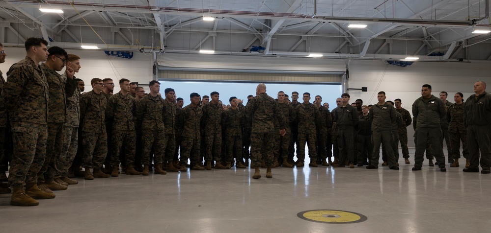 II MEF Commanding General tours 2nd Marine Aircraft Wing