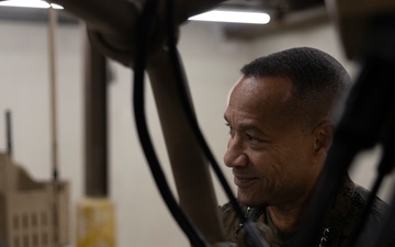 II MEF Commanding General tours 2nd Marine Aircraft Wing