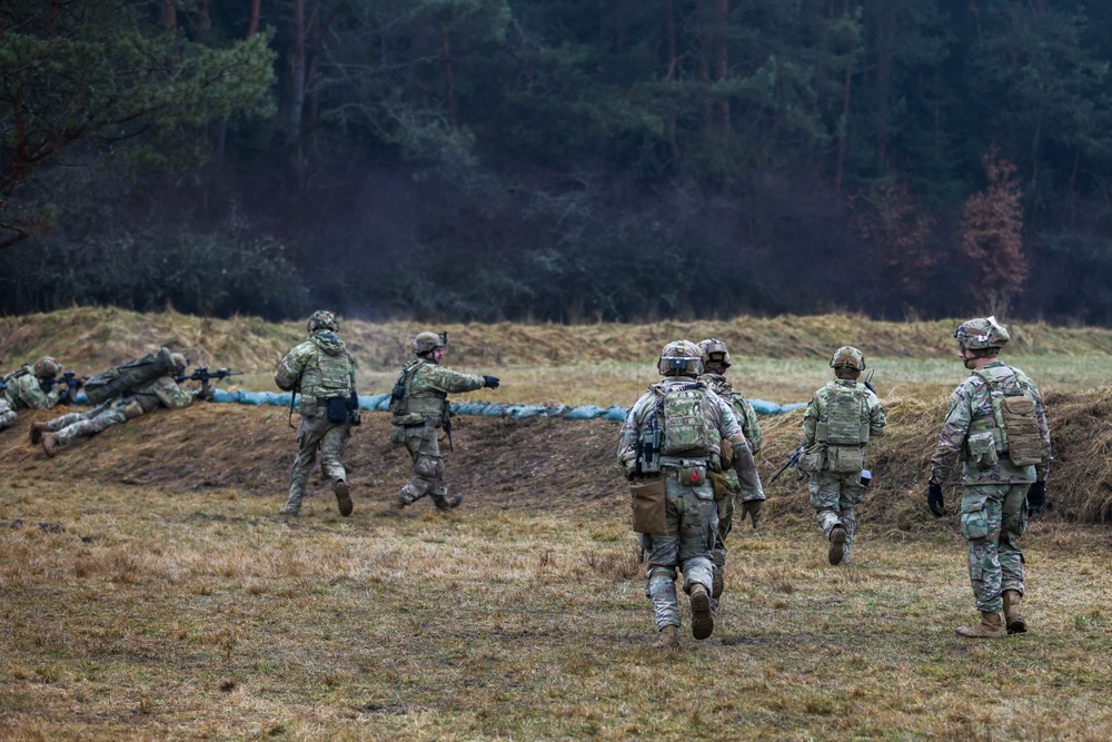 2CR’s Ghost Troop execute ambush squad live-fire with Claymore mines