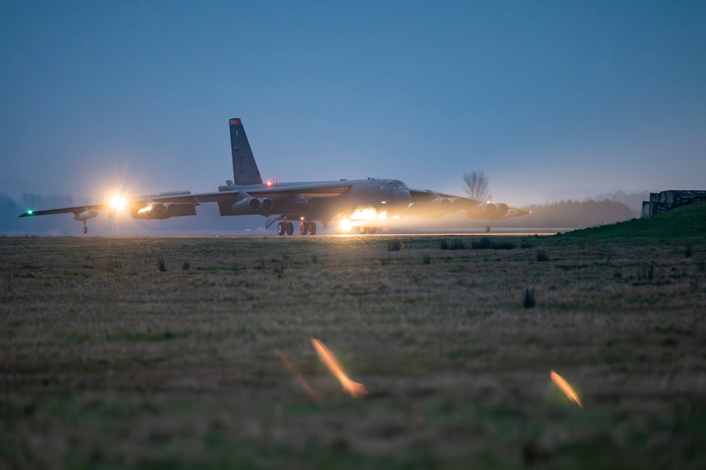 B-52 Stratofortress arrives at RAF Fairford for BTF 25-2