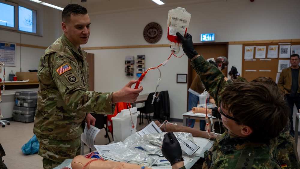 U.S. and German Soldiers conduct whole blood transfusion training in Germany