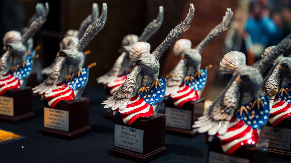 90 MW Hosts Fourth Quarter Wing Awards