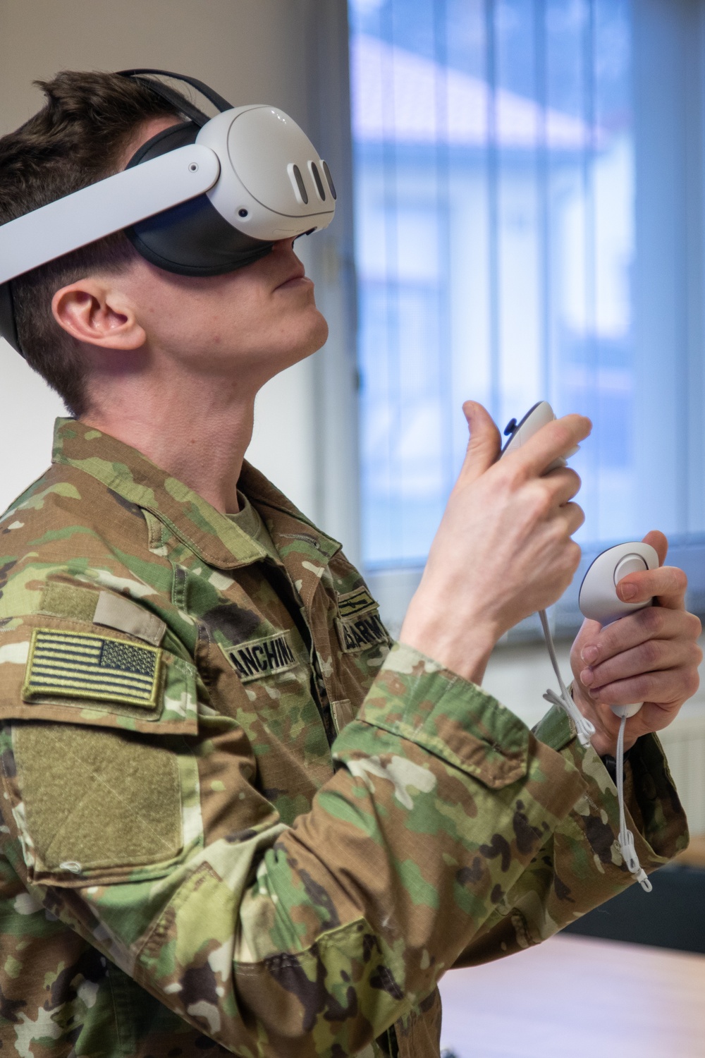 2CR Soldiers use virtual reality for Counter-Unmanned Aerial Systems Training