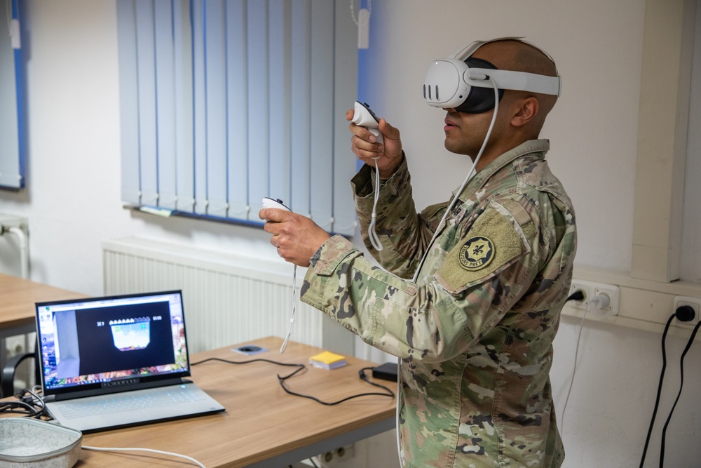 2CR Soldiers use virtual reality for Counter-Unmanned Aerial Systems Training