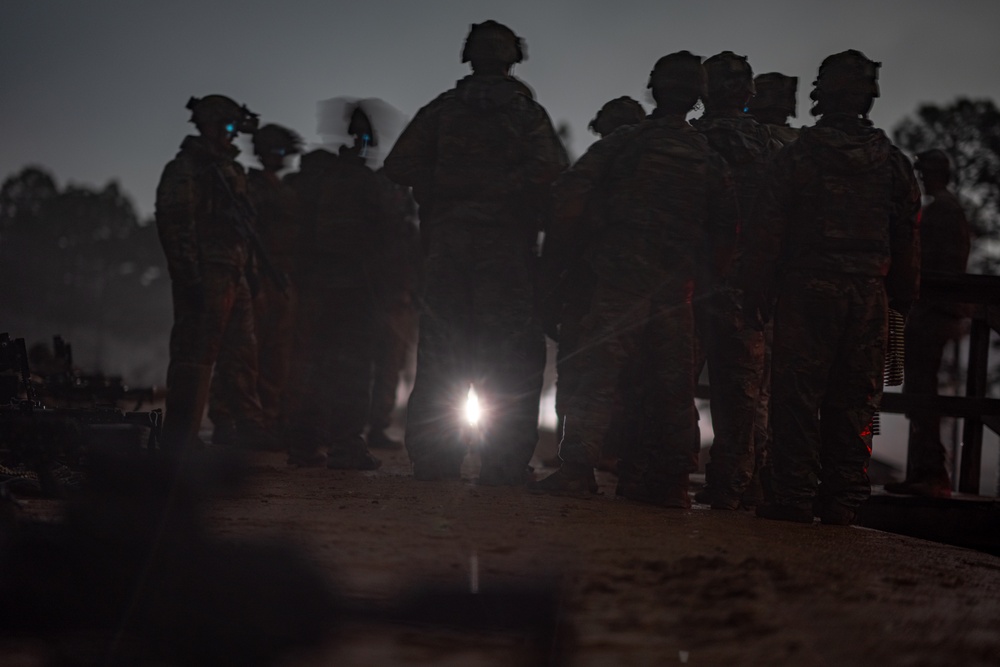 82nd ABN DIV’s “Two Panther” qualifies at night during 1st Sgt. Funk DRE