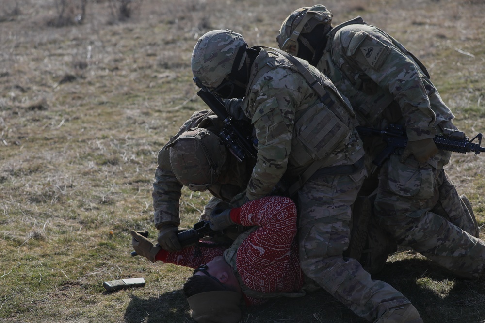 3rd ABCT, 1st Armored Division Conducts Urban Assault Training (Day 3)