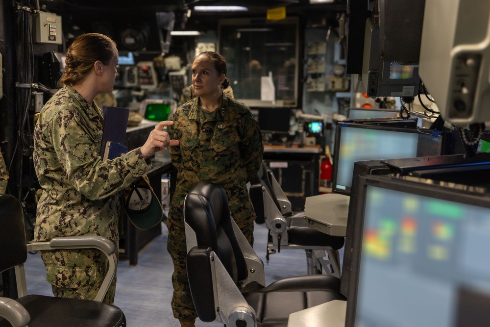 MARFORCOM Commander visits USS Tortuga