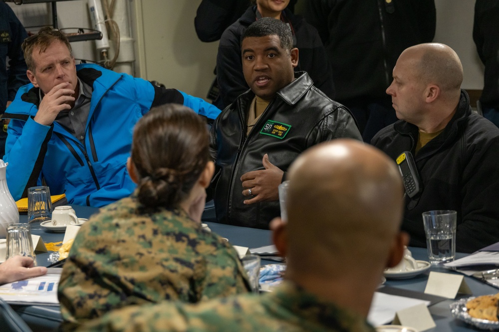 MARFORCOM Commander visits USS Tortuga