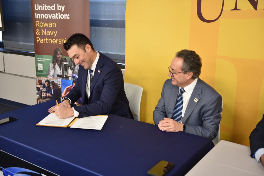 NAWCAD Lakehurst signs partnership agreement with Rowan University