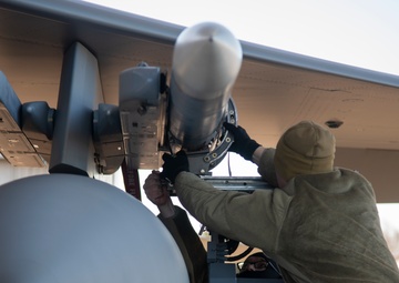 Kadena MX Airmen train at Portland Air National Guard Base