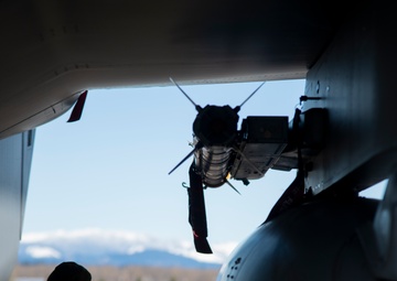 Kadena MX Airmen train at Portland Air National Guard Base