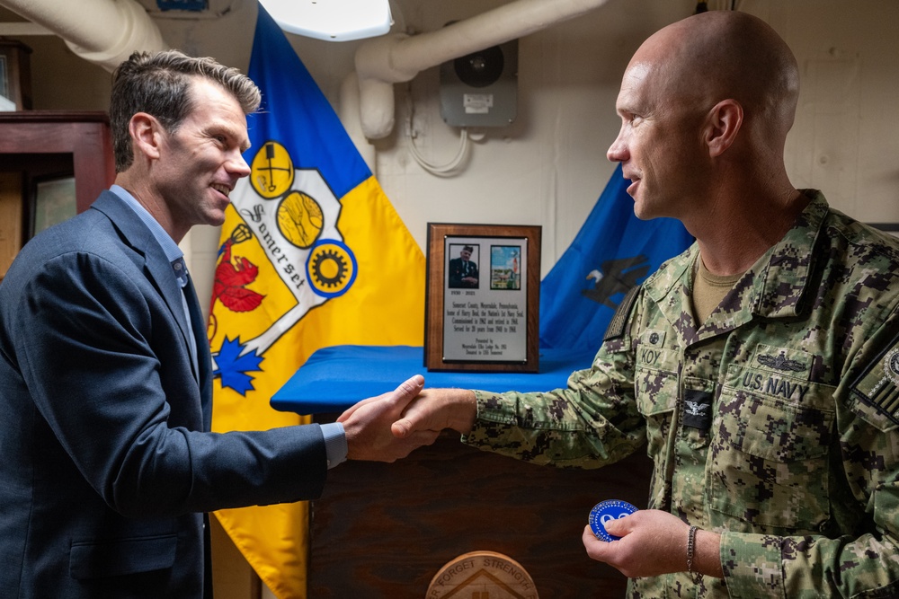 USS Somerset receives plaque in memory of first U.S. Navy SEAL Harry Beal