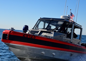U.S. Coast Guard Station makes waves during pursuit training