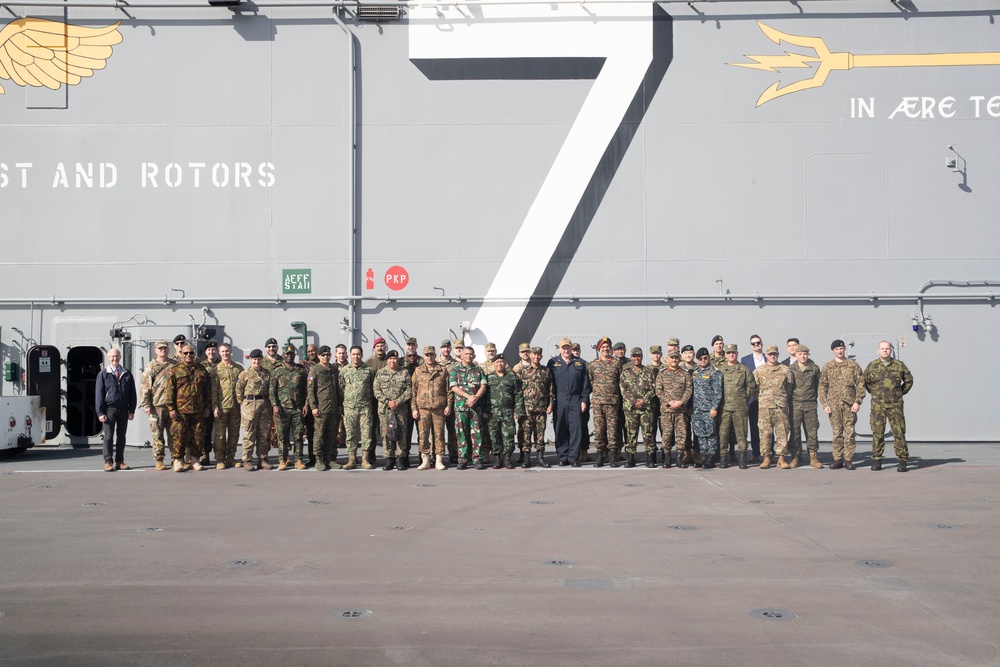 U.S. Army War College Tours USS Tripoli