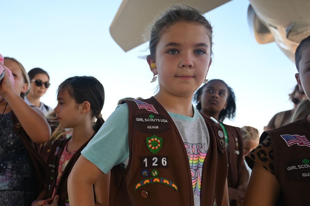 Andersen AFB Girl Scouts receive in-depth tour of B-1