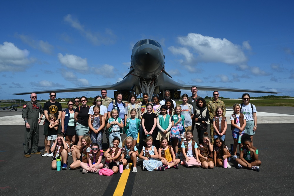 Andersen AFB Girl Scouts receive in-depth tour of B-1