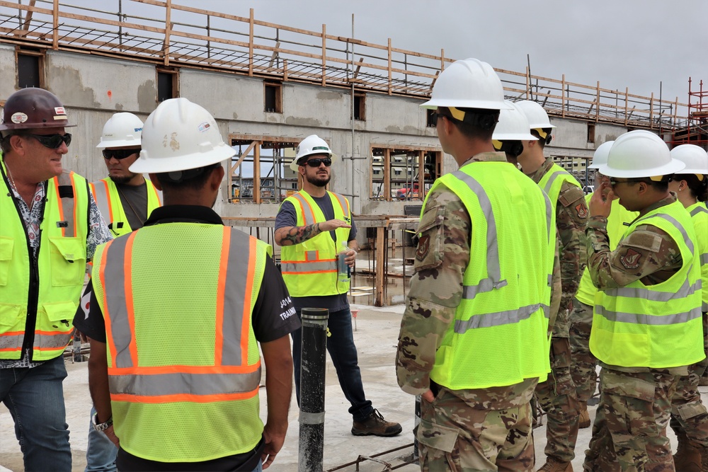 Airmen Attend a Mentorship Tour with OICC MCM