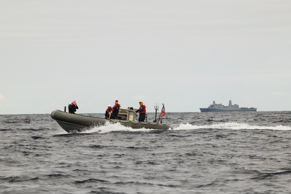 III MEF EOTG conducts a simulated tactical recovery of aircraft personnel