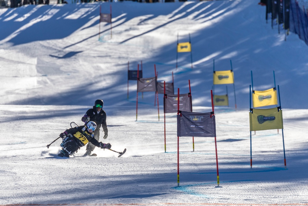 Team U.S. competes in advanced alpine skiing, snowboarding slalom run