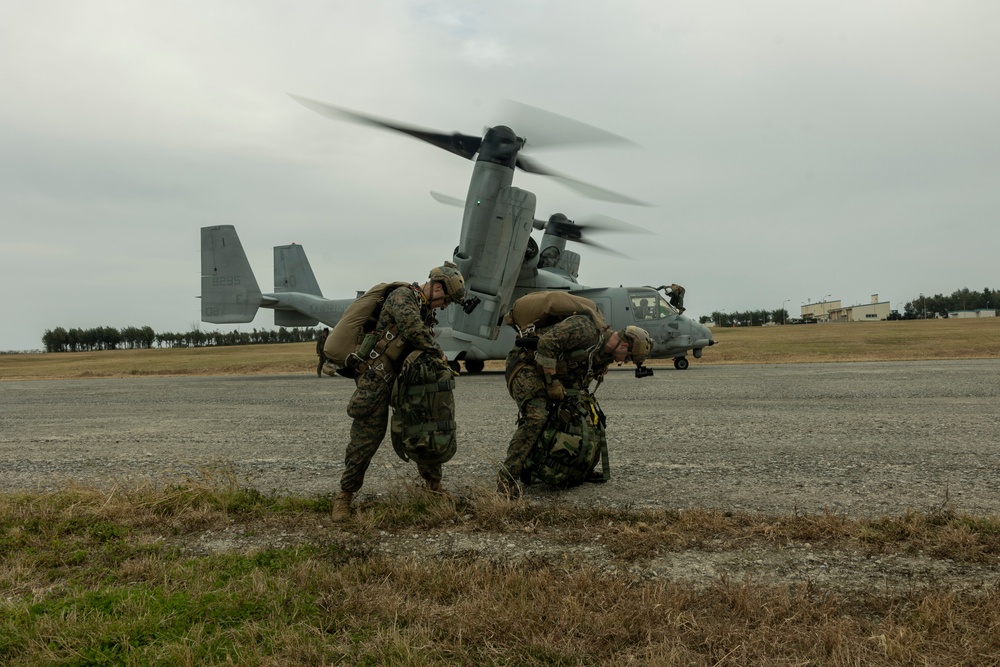 31st MEU | MRF conducts Parachute Operations, Reconnaissance and Surveillance Insert