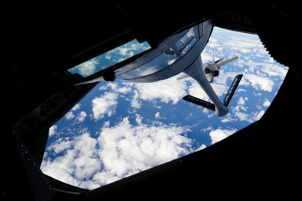 RAAF F-35As conduct aerial refueling with USAF KC-135