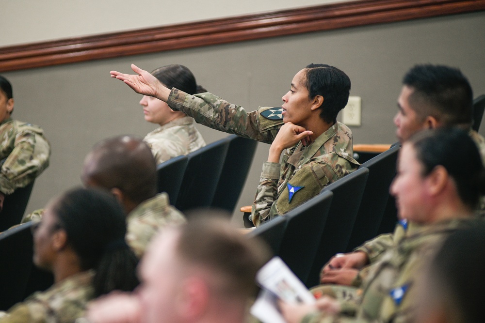 III Armored Corps Leaders Emphasize Standards and Discipline in Grooming and Uniform Wear at LTT