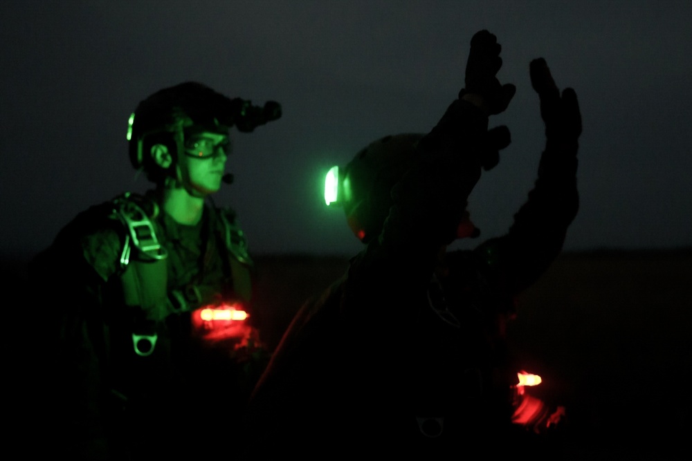 31st MEU | MRF conducts Parachute Operations, Reconnaissance and Surveillance Insert