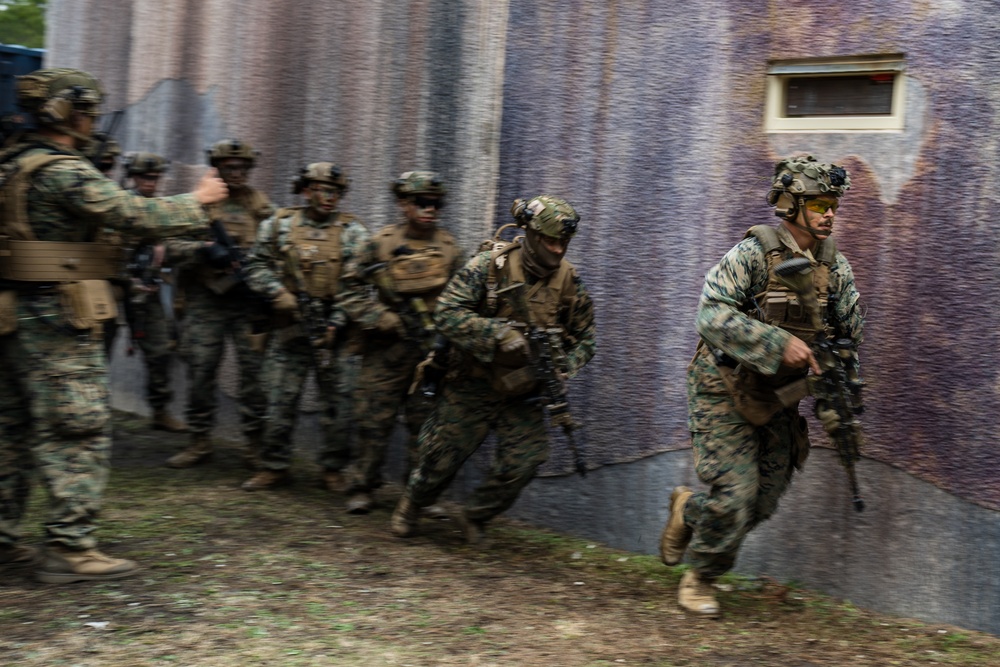 Town Sweep: 22nd MEU prepares for deployment with raid drills