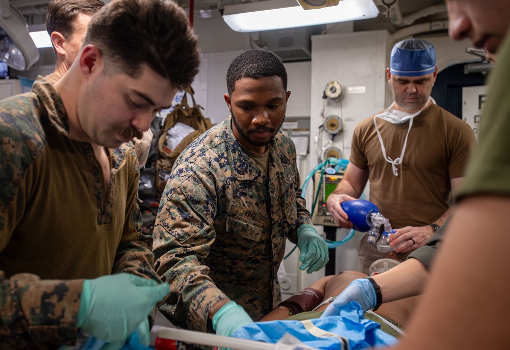 USS America (LHA 6) and 31st Marine Expeditionary Unit Conduct Medical Training