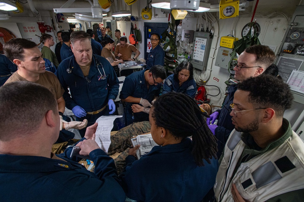 USS America (LHA 6) and 31st Marine Expeditionary Unit Conduct Medical Training