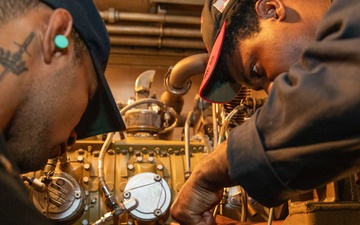 USS Benfold Conducts Engine Water Wash