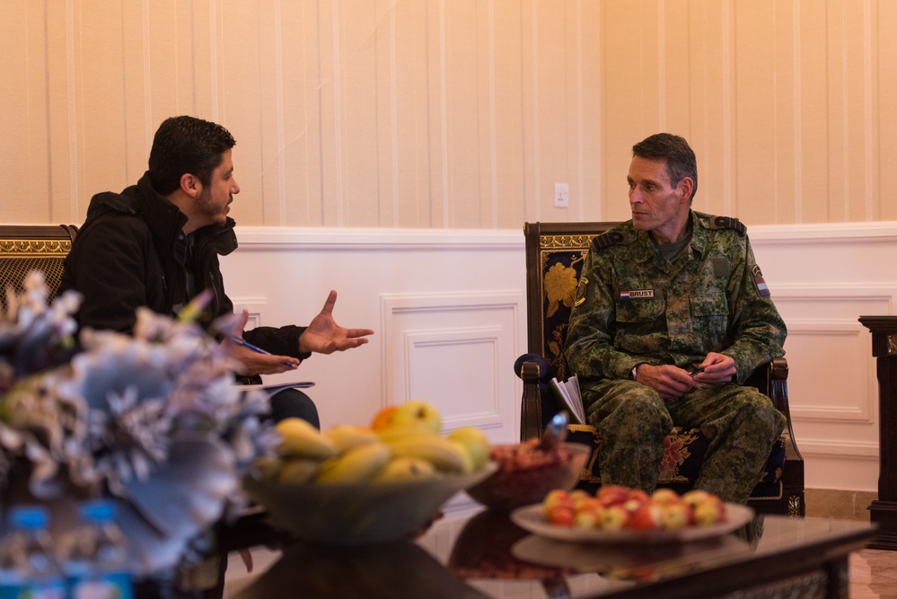 Coalition Advisors Look Ahead with Peshmerga 1st Support Forces Command