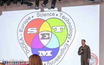 Airmen Inspire Future Innovators at STEMposium